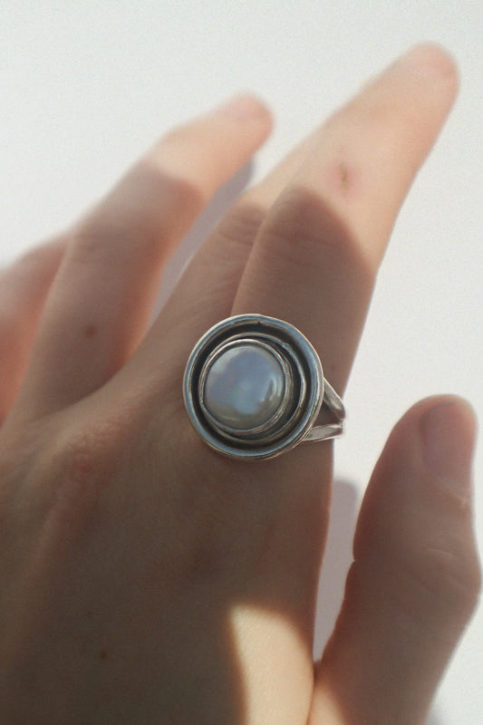 Pearlescent Stream Ring