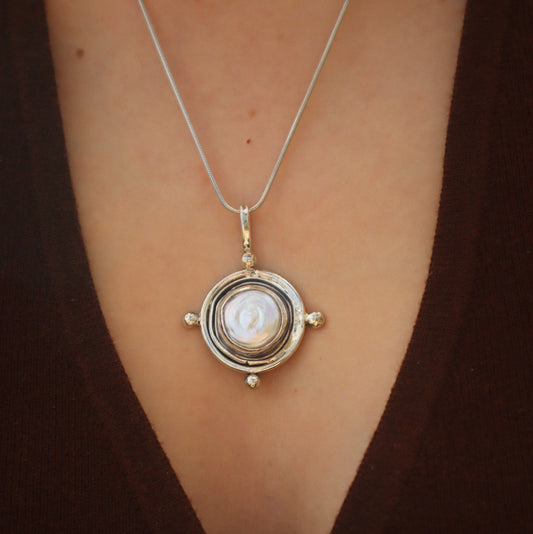 Dazed upon the Moon Pendant